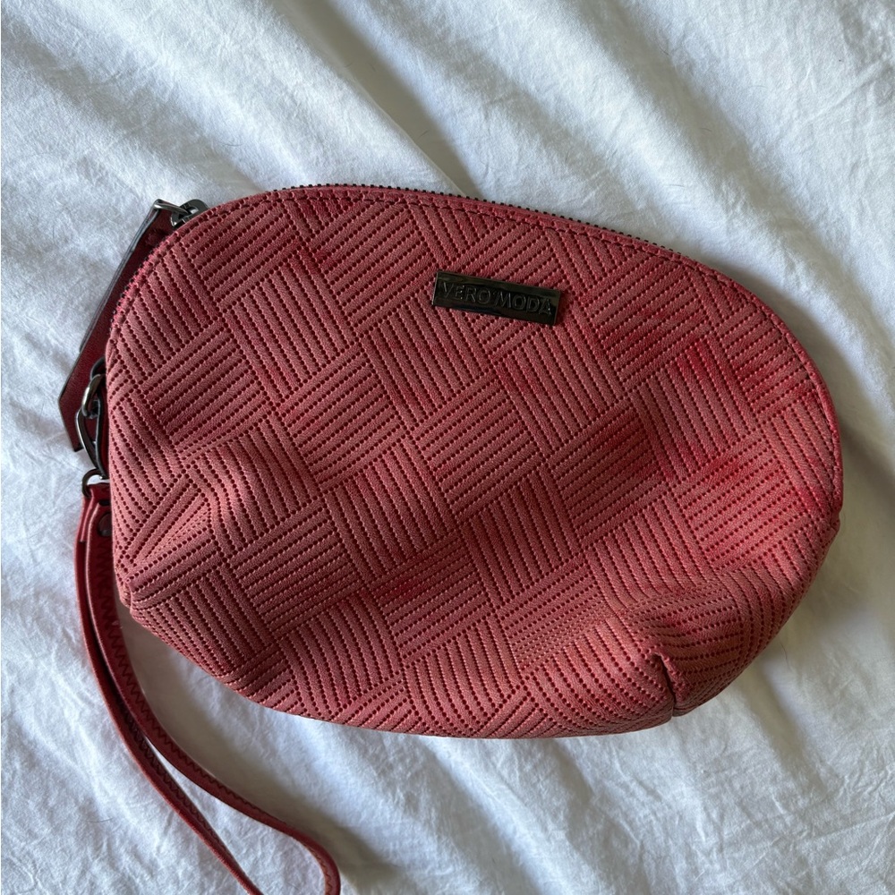 Vero Moda Rose Textured Clutch
